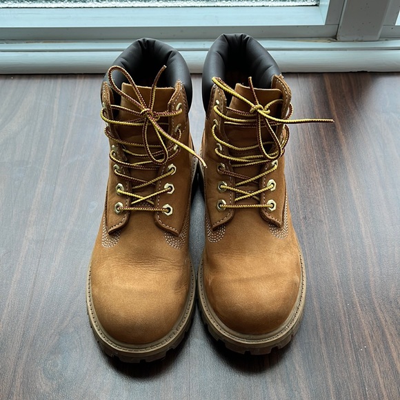 YOUTH TIMBERLAND® PREMIUM 6-INCH
WATERPROOF BOOTS - Picture 2 of 5